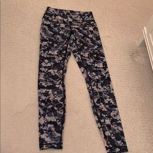 Lululemon wunder under luxtreme size 6 worn once